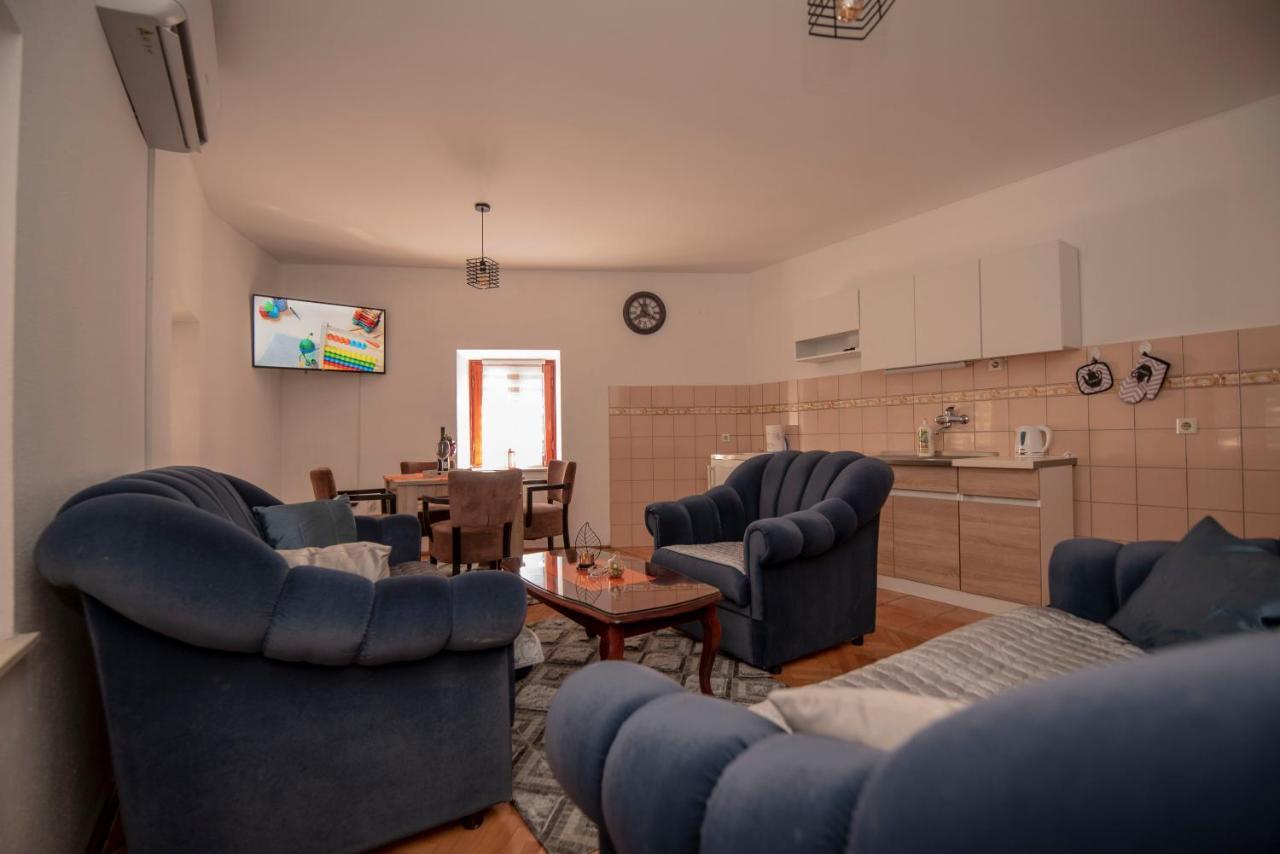 Apartman Nina Stari Grad Требинє Екстер'єр фото